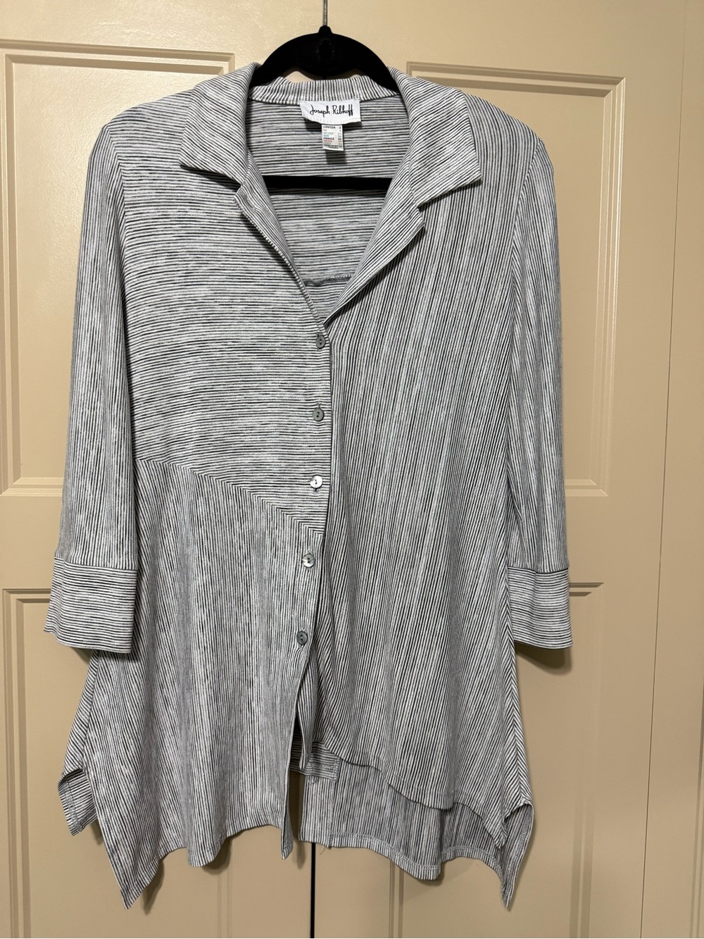 Joseph Ribkoff Light Gray Button-Front Tunic Blouse - Picture 3 of 9
